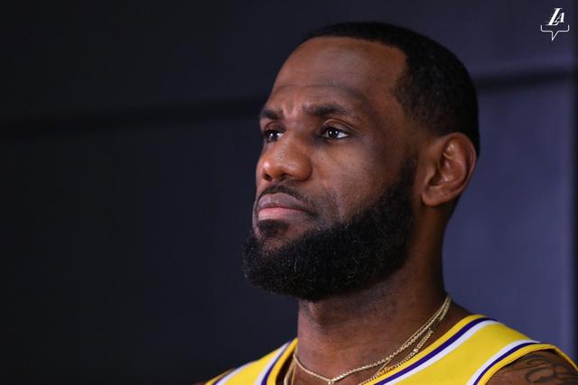 TA：姆巴佩射丢点球后情绪低落 赛后未感谢球迷